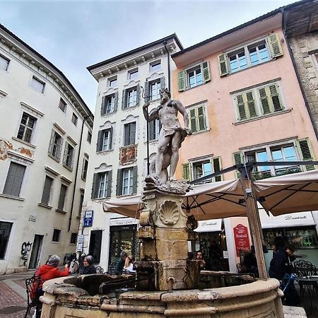 Mazzini, 30 Nord Apartment Rovereto  Luaran gambar